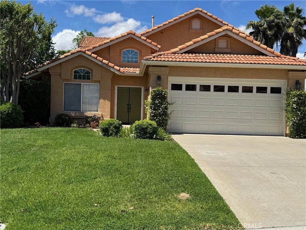 Photo of 39495 Seven Oaks Dr, Murrieta, CA 92562 (MLS # SW26078515)
