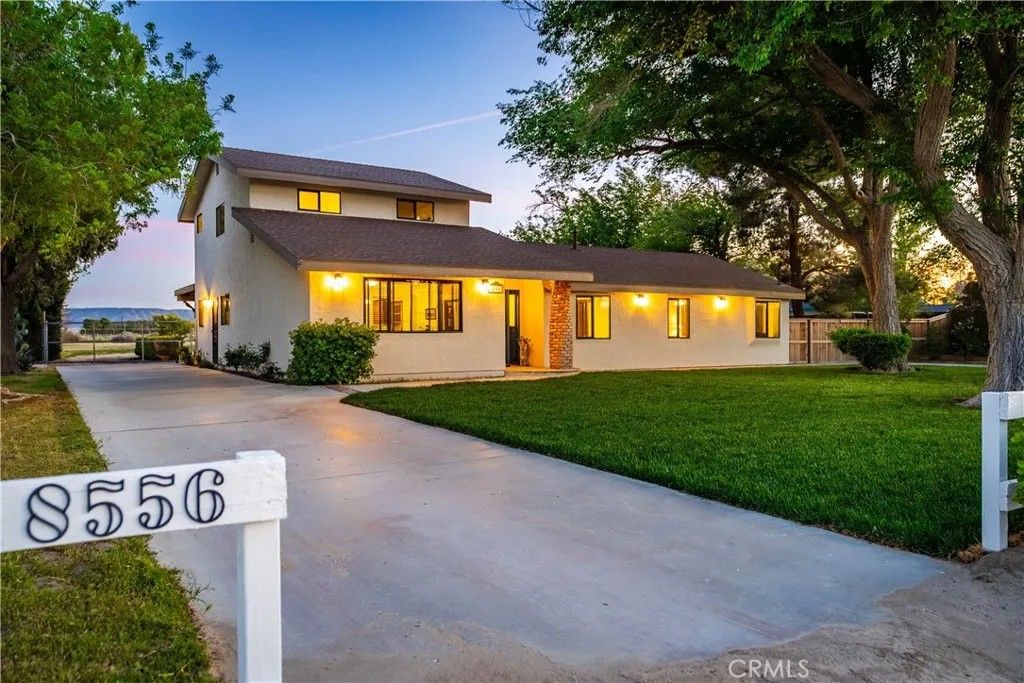 Photo of 8556 W Avenue E8, Lancaster, CA 93536 (MLS # SR26080149)