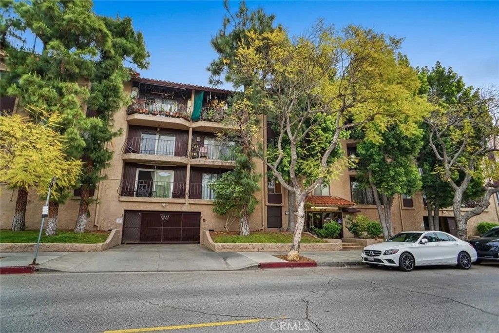 Photo of 310 N Jackson St, Glendale, CA 91206 (MLS # GD26008790)