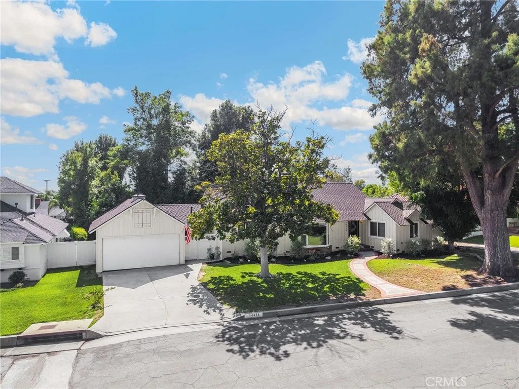 14464 Eastridge