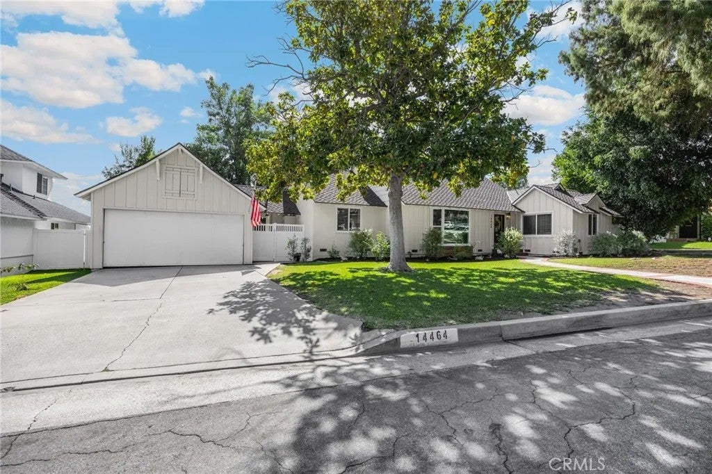 14464 Eastridge