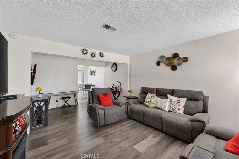 8788 Valley View C
