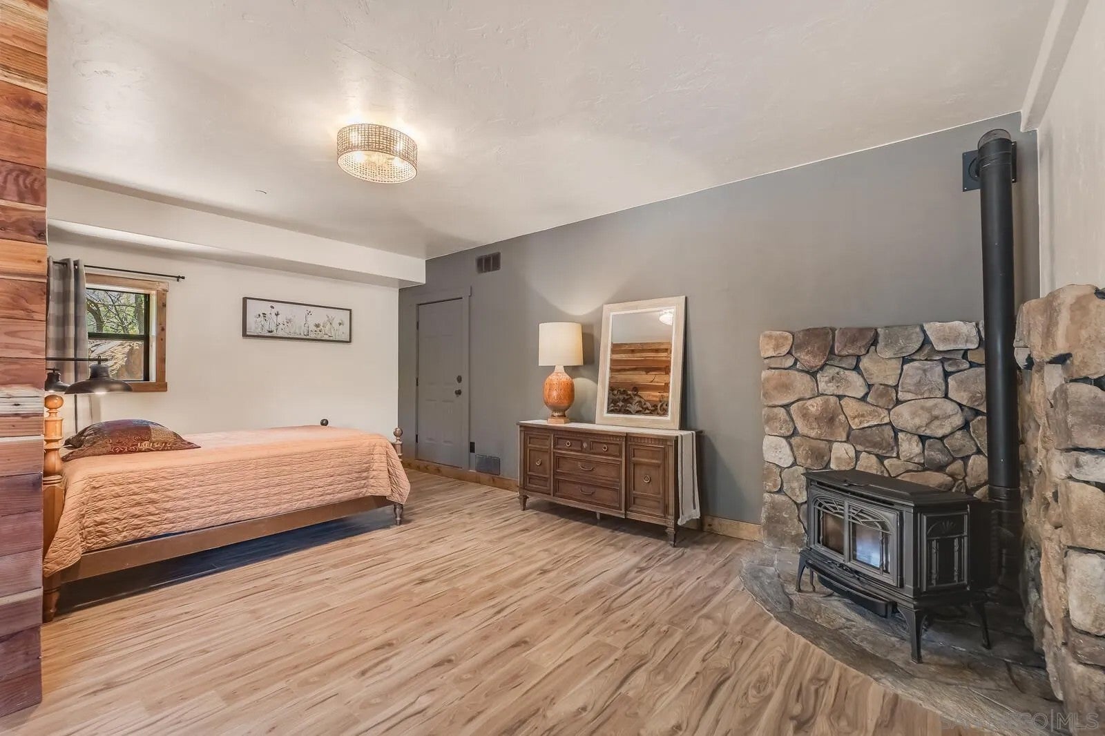 35251 Twin Oaks Rd