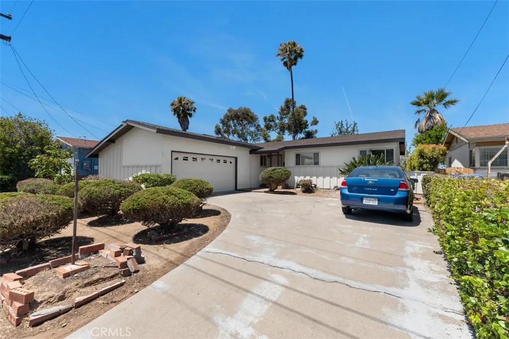 1828 Oakshire Court