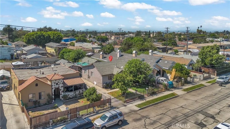 8711 S Fir