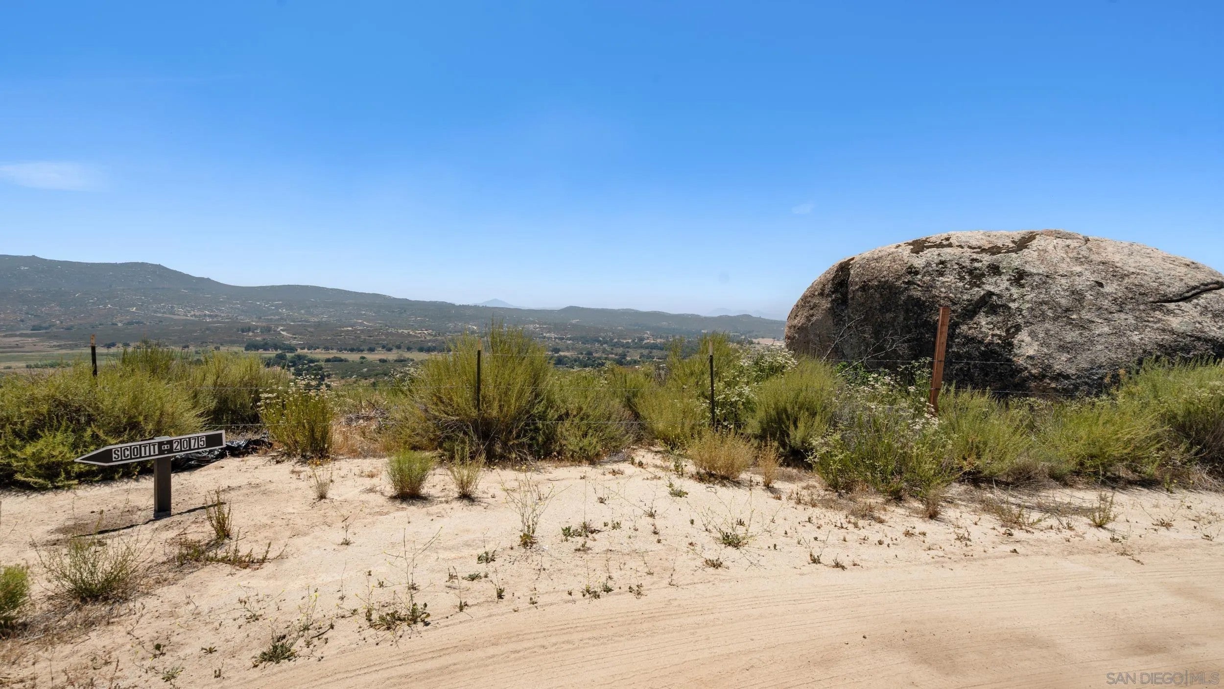 2075 Boulder Oaks Rd.