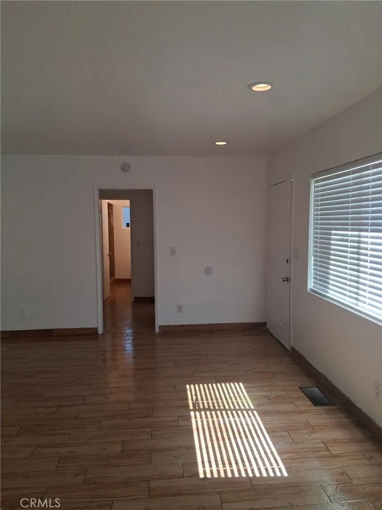 2117 1/2 Bedford Way