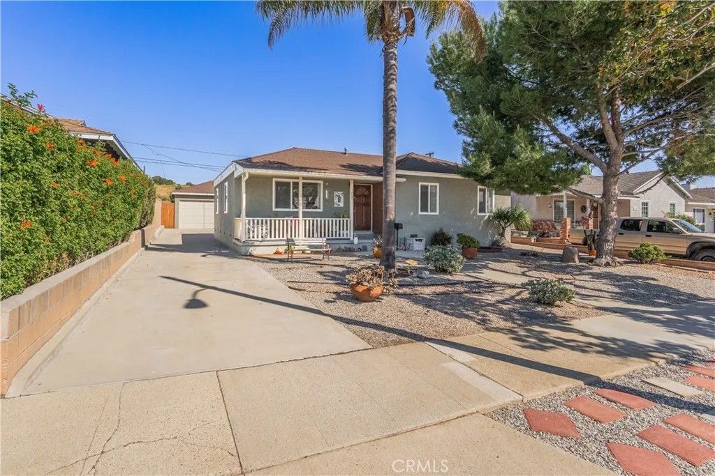 Photo of 1004 Firmona Ave, Redondo Beach, CA 90278 (MLS # AR26056052)