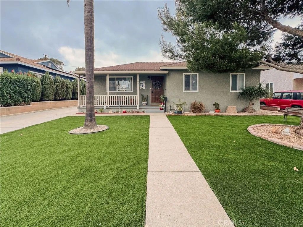 Photo of 1004 Firmona Ave, Redondo Beach, CA 90278 (MLS # AR26056052)