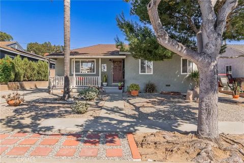Photo of 1004 Firmona Ave, Redondo Beach, CA 90278 (MLS # AR26056052)