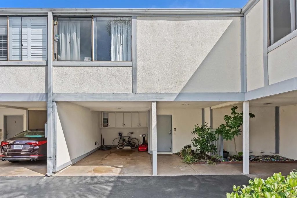 2388 Altisma Way 10 or K