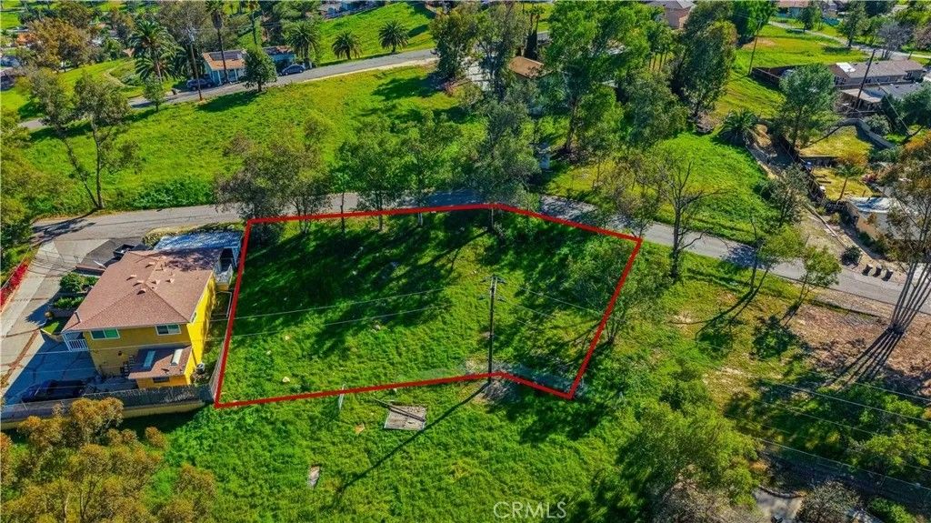 Photo of 426 Sannelle, Lake Elsinore, CA 92530 (MLS # SW26035119)