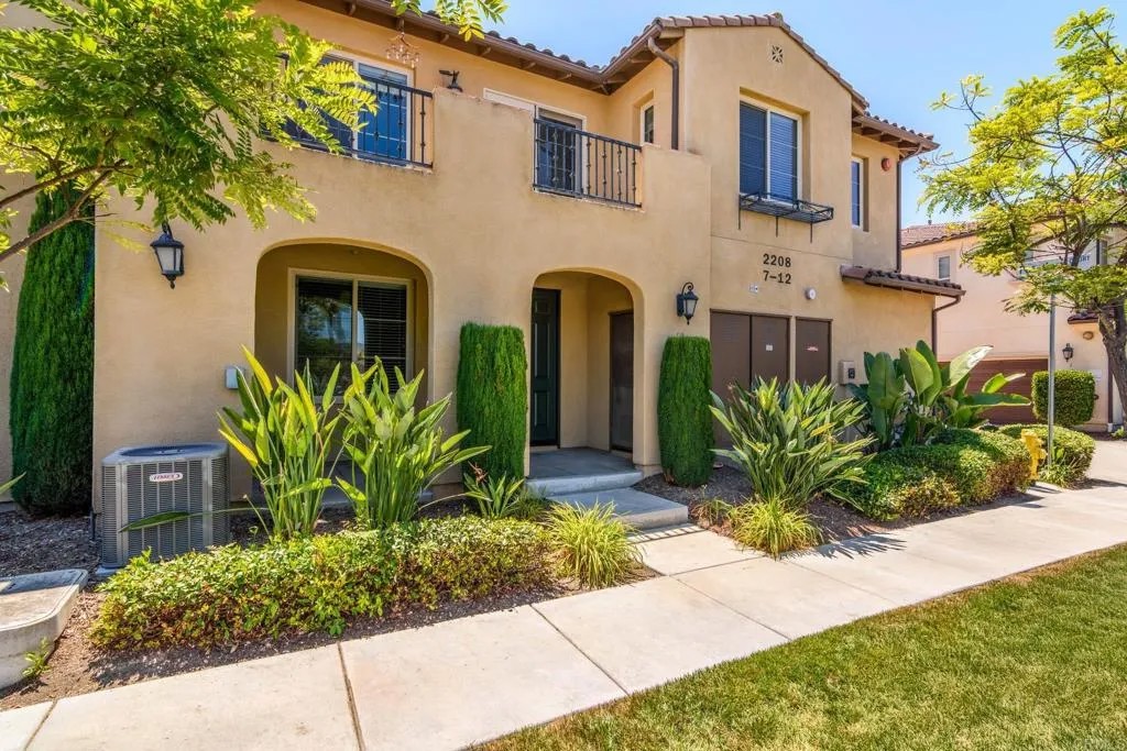 2208 Pasadena CT 12