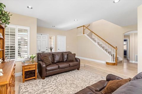 Tiny photo for 2090 Grand View Glen, Escondido, CA 92026 (MLS # 250044439)