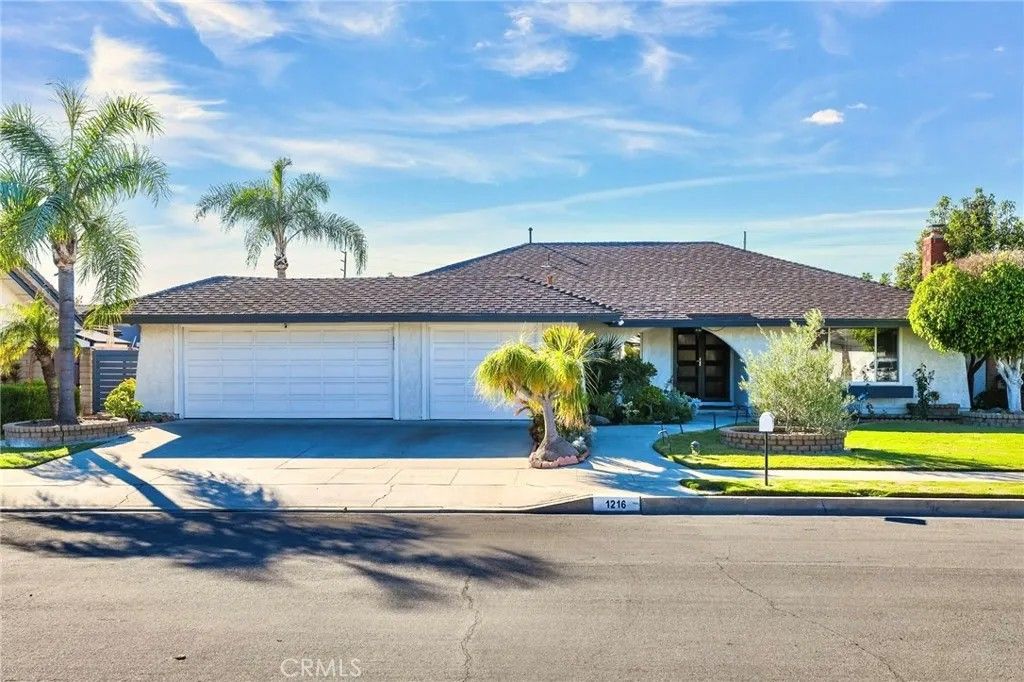 Photo of 1216 N RICHARD Street, Orange, CA 92869 (MLS # OC25267490)