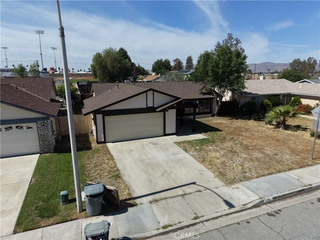 Photo of 476 Westminister, San Jacinto, CA 92583 (MLS # CV26072396)