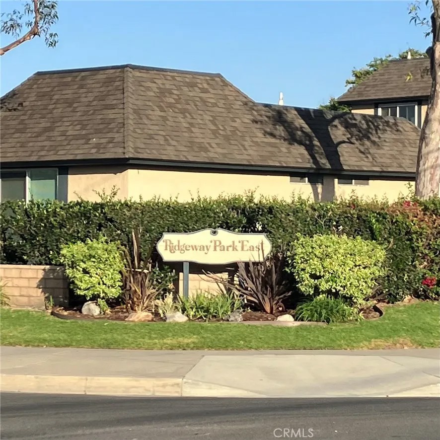 1122 S Dover