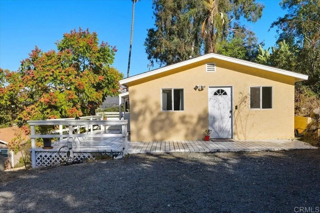 1233 Bonita Way