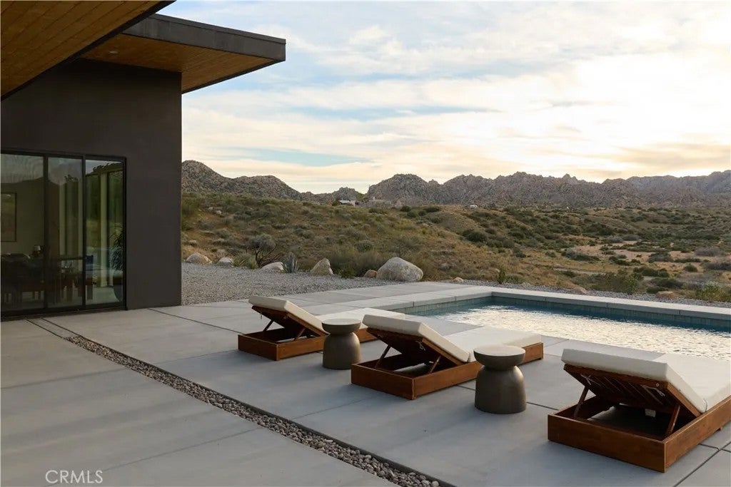 5137 Pioneertown Road