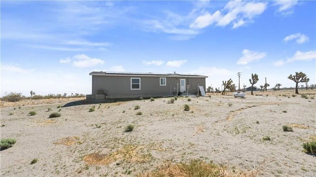 Photo of 12474 Silver Rock Rd, Pinon Hills, CA 92372 (MLS # SW26028499)