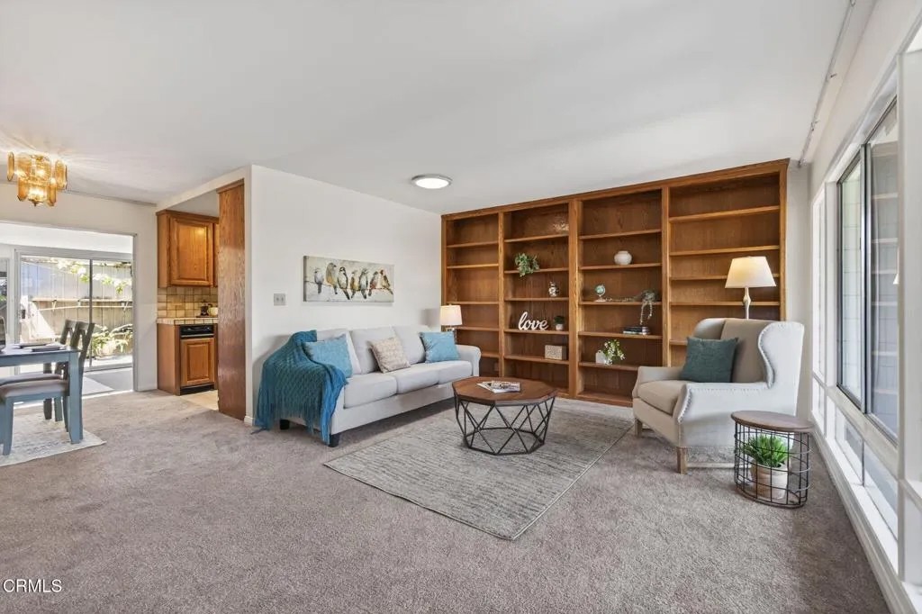 213 E Elfin Green