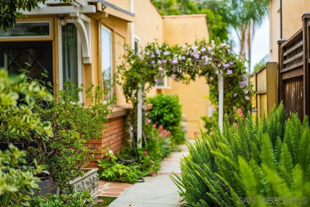 Photo of 7377 Eads Ave #1, La Jolla, CA 92037 (MLS # 250043831)