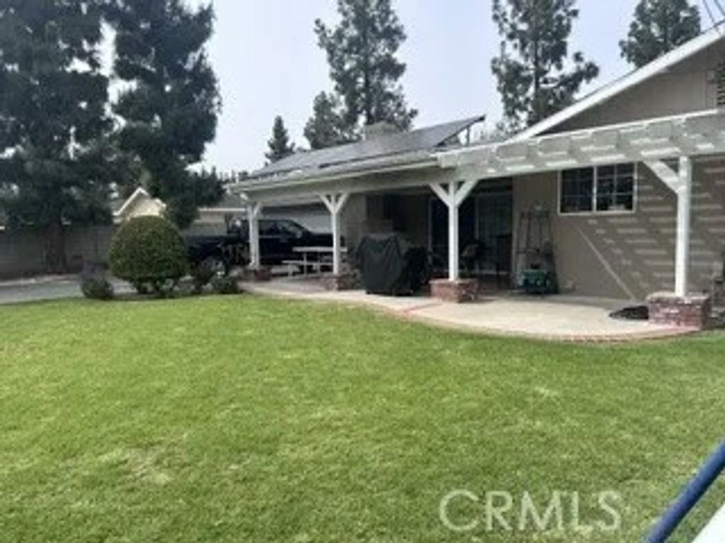 Photo of 20326 DEVONSHIRE Street, Chatsworth, CA 91311 (MLS # SR26071900)