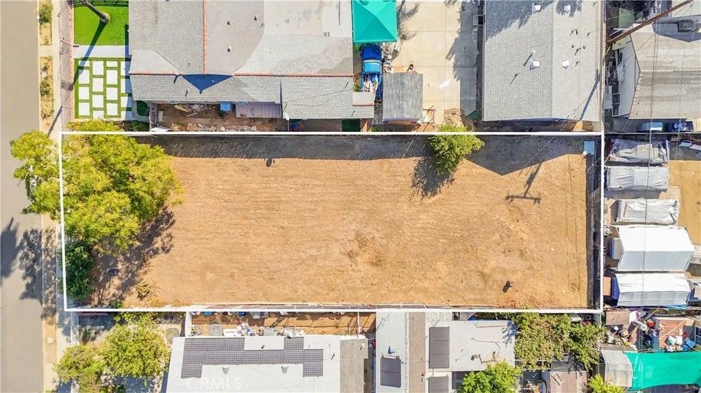 Photo of 132 E Peck St, Lake Elsinore, CA 92530 (MLS # CV26005398)