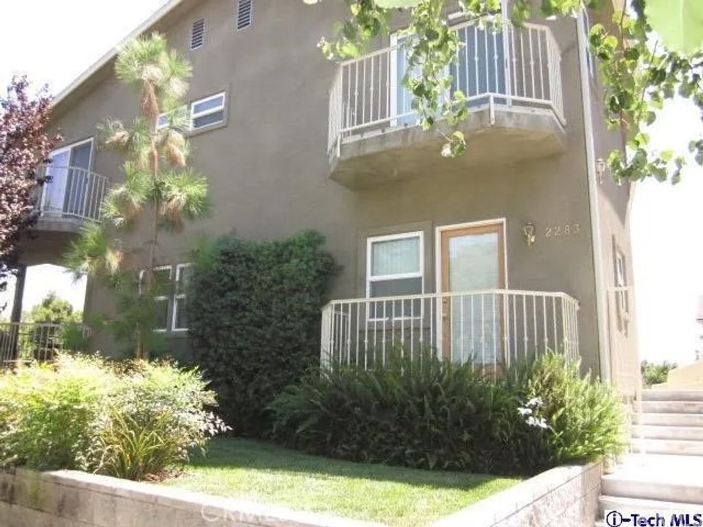 Photo of 2283 Waltonia Drive #105, Montrose, CA 91020 (MLS # GD26067245)