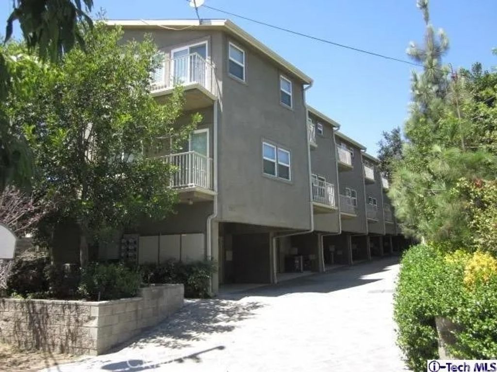 Photo of 2283 Waltonia Drive #105, Montrose, CA 91020 (MLS # GD26067245)