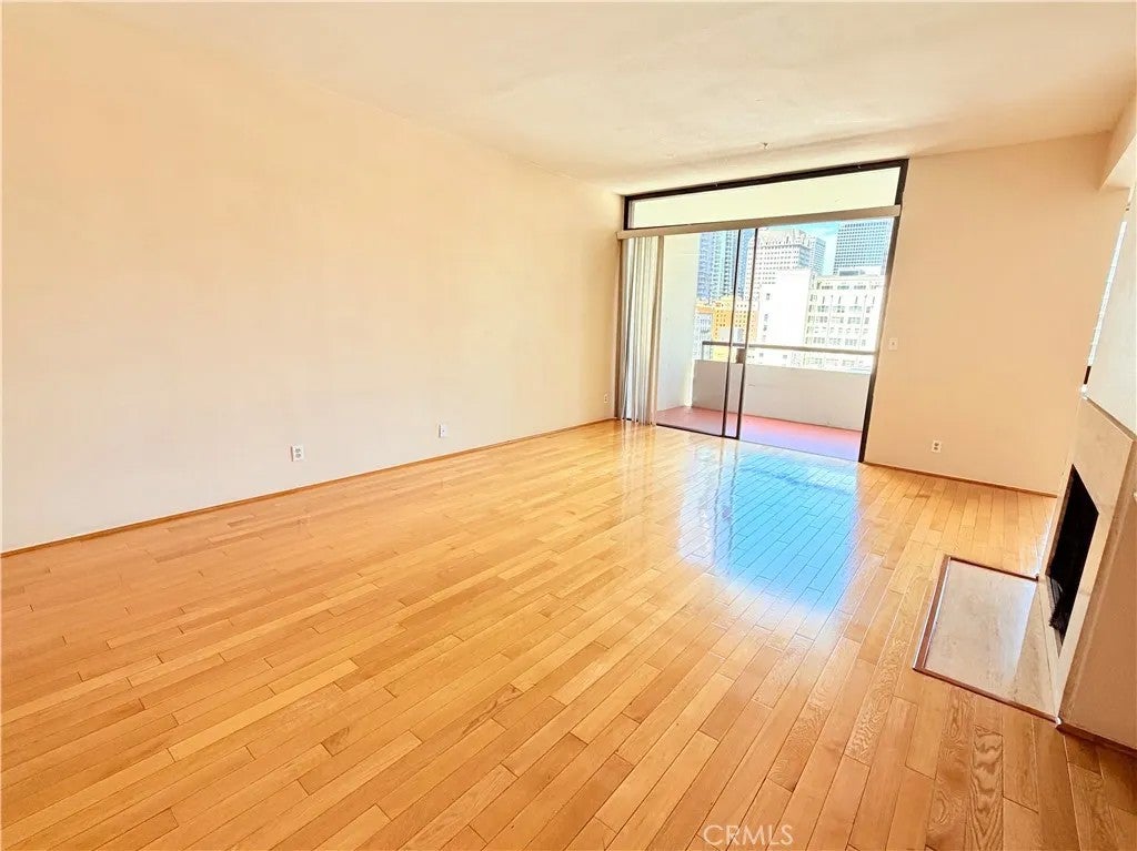 600 W 9th 1508