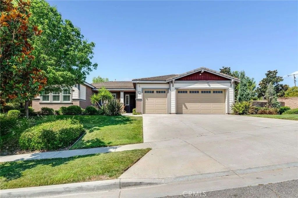 Photo of 610 Barbre Ln, Corona, CA 92879 (MLS # RS26017448)