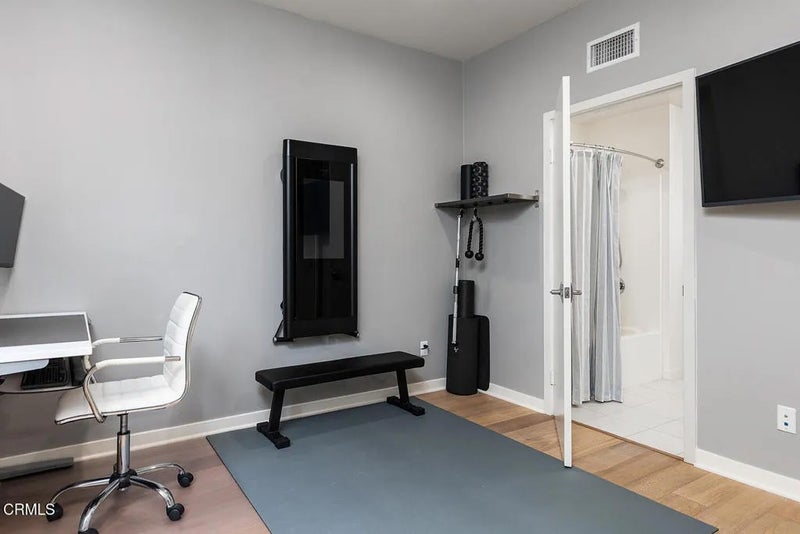 3943 N Eagle Rock Boulevard 43