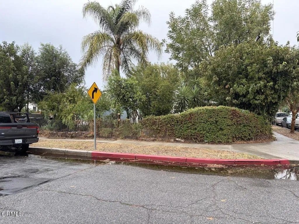 7900 ZELZAH Avenue