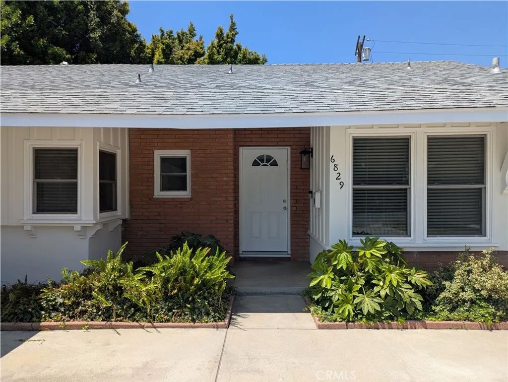 Photo of 6829 Mclennan AVE, Van Nuys, CA 91406 (MLS # SR26103766)