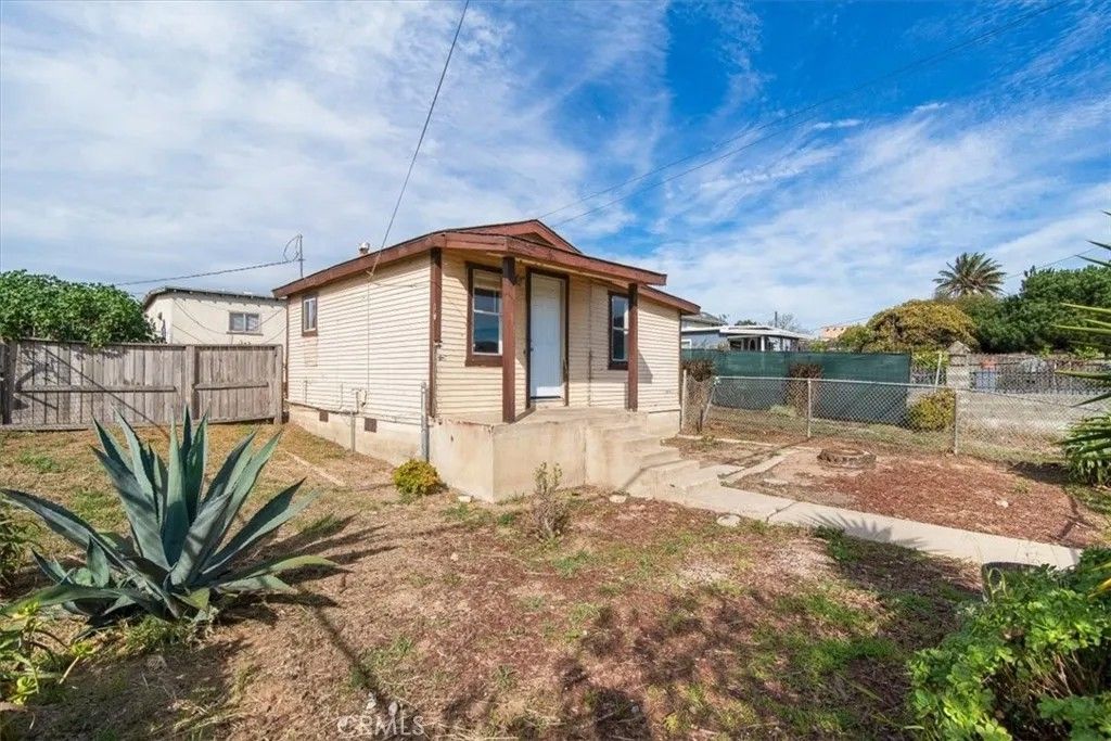 Photo of 2011 Paso Robles St, Oceano, CA 93445 (MLS # PI26048742)