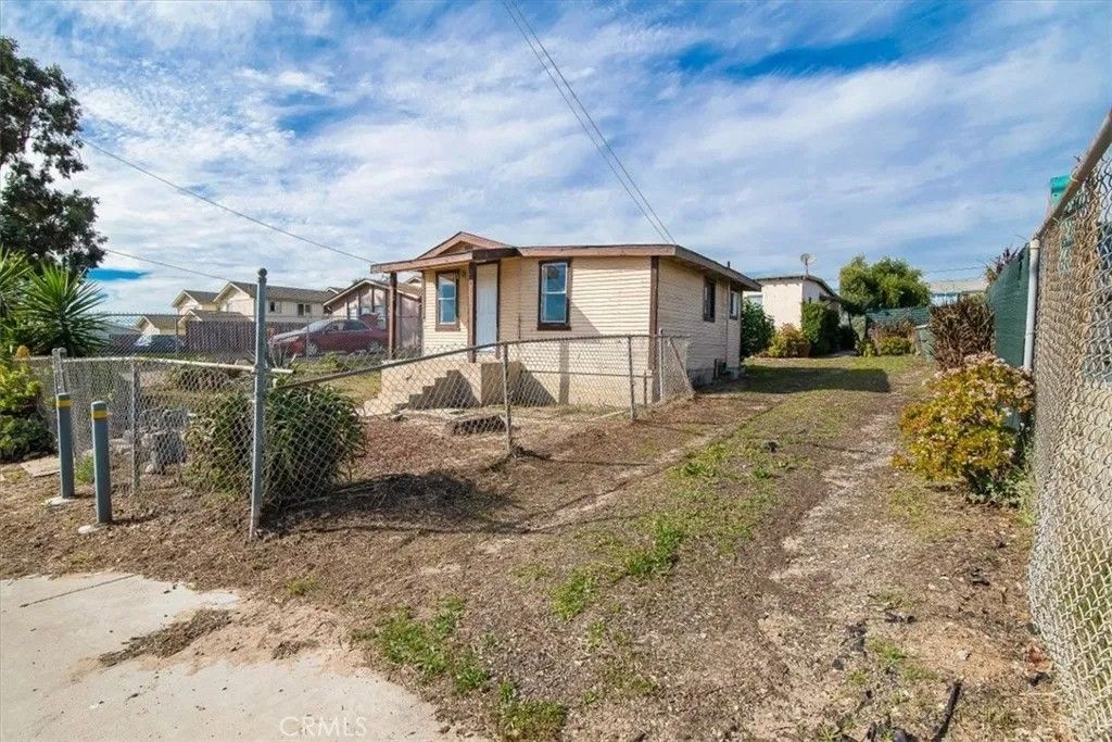 Photo of 2011 Paso Robles St, Oceano, CA 93445 (MLS # PI26048742)