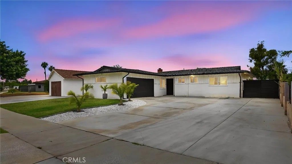 Photo of 8783 Driftwood DR, Riverside, CA 92503 (MLS # PW26096381)