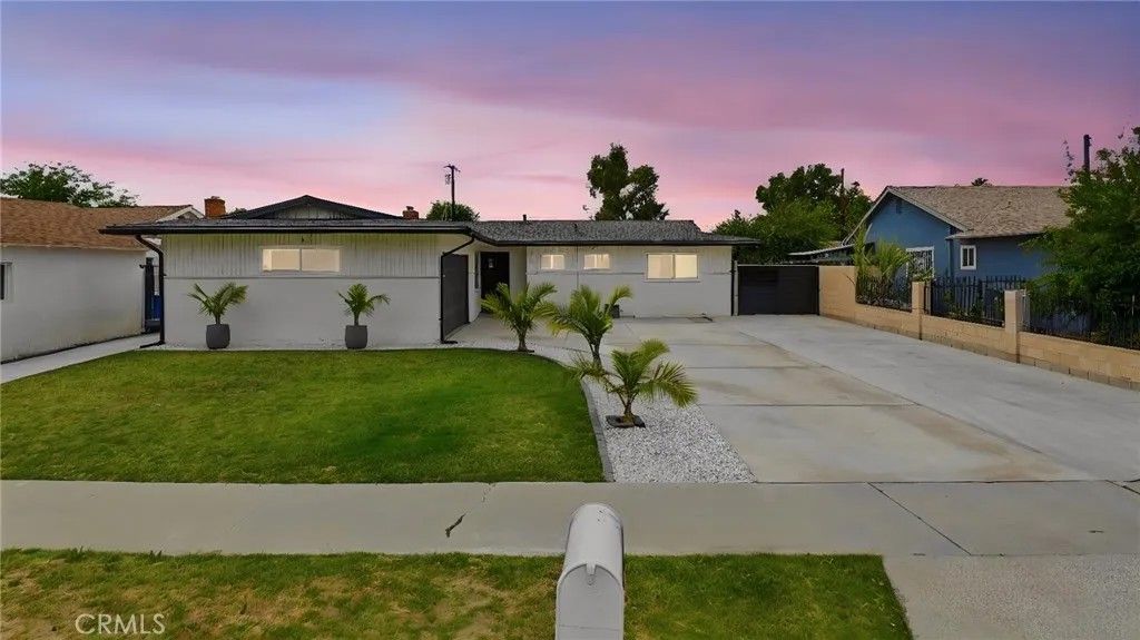 Photo of 8783 Driftwood DR, Riverside, CA 92503 (MLS # PW26096381)