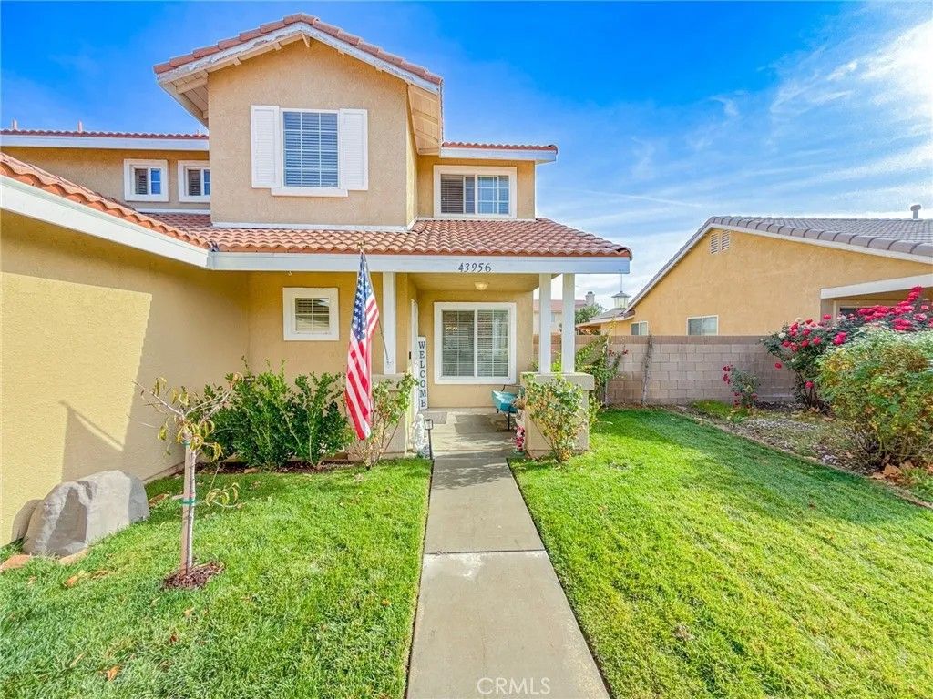 Photo of 43956 Gillan Avenue, Lancaster, CA 93535 (MLS # SR25281989)