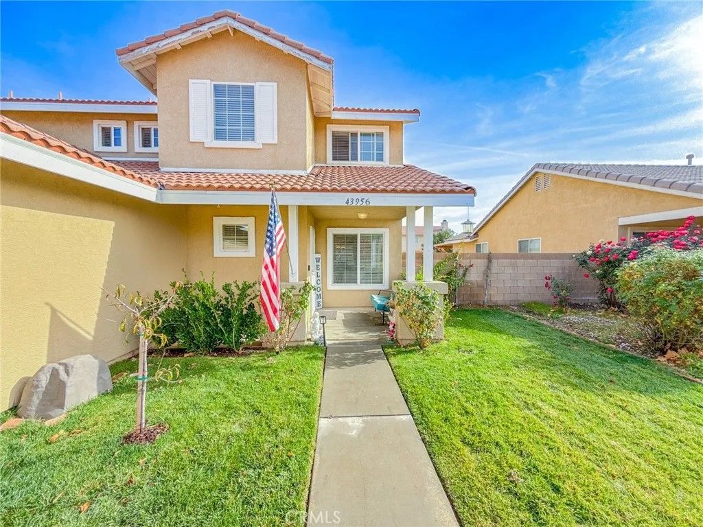 Photo of 43956 Gillan Avenue, Lancaster, CA 93535 (MLS # SR25281989)