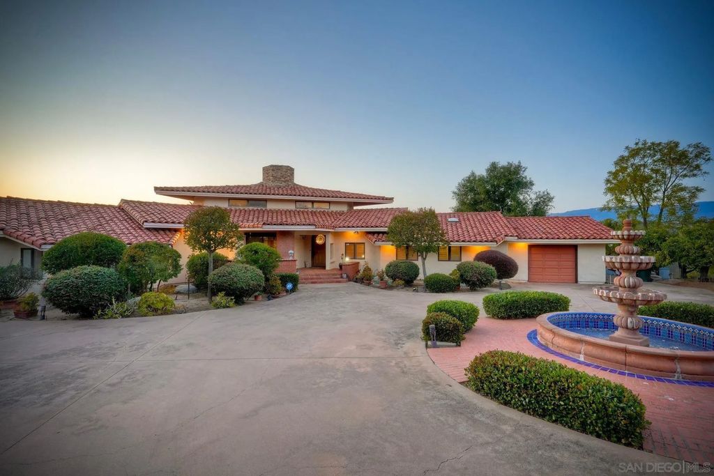 Photo of 30458 Cool Valley Highlands Road, Valley Center, CA 92082 (MLS # 260011417)