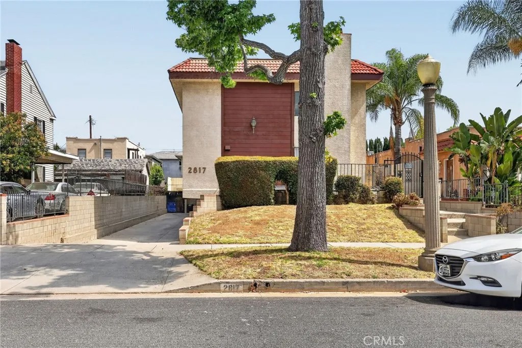 2817 W Grand B