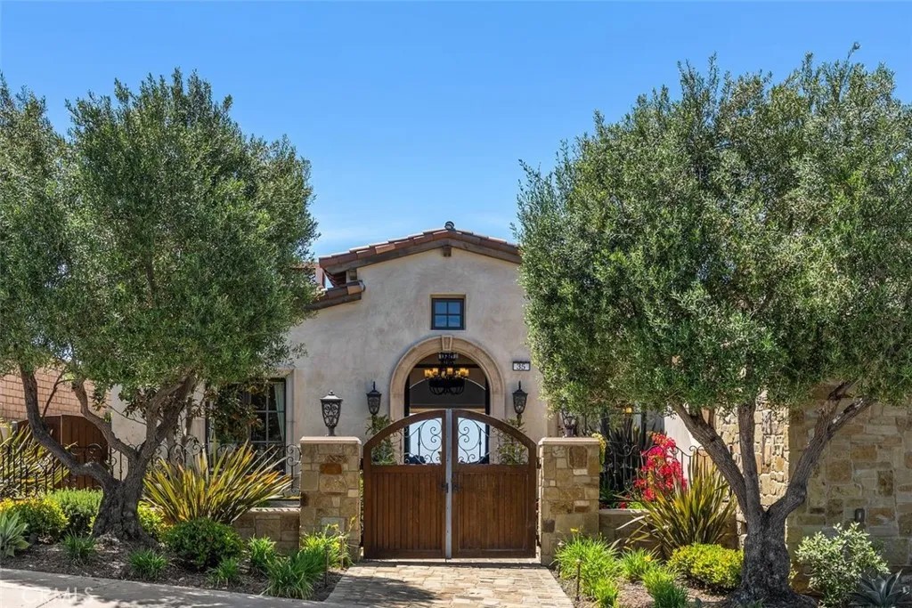 35 Shoreline Drive