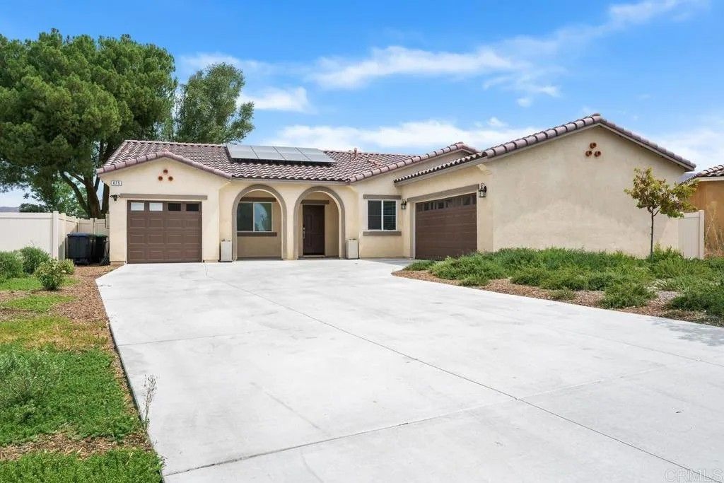 Photo of 475 W Camellia Way, San Jacinto, CA 92583 (MLS # NDP2510875)