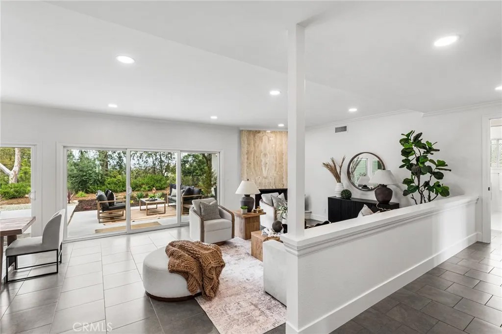 1903 E Bolingridge