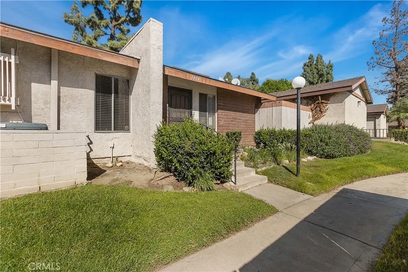 1404 Fredericks Lane