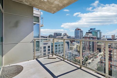 Tiny photo for 800 The Mark Ln #1606, San Diego, CA 92101 (MLS # 250043252)