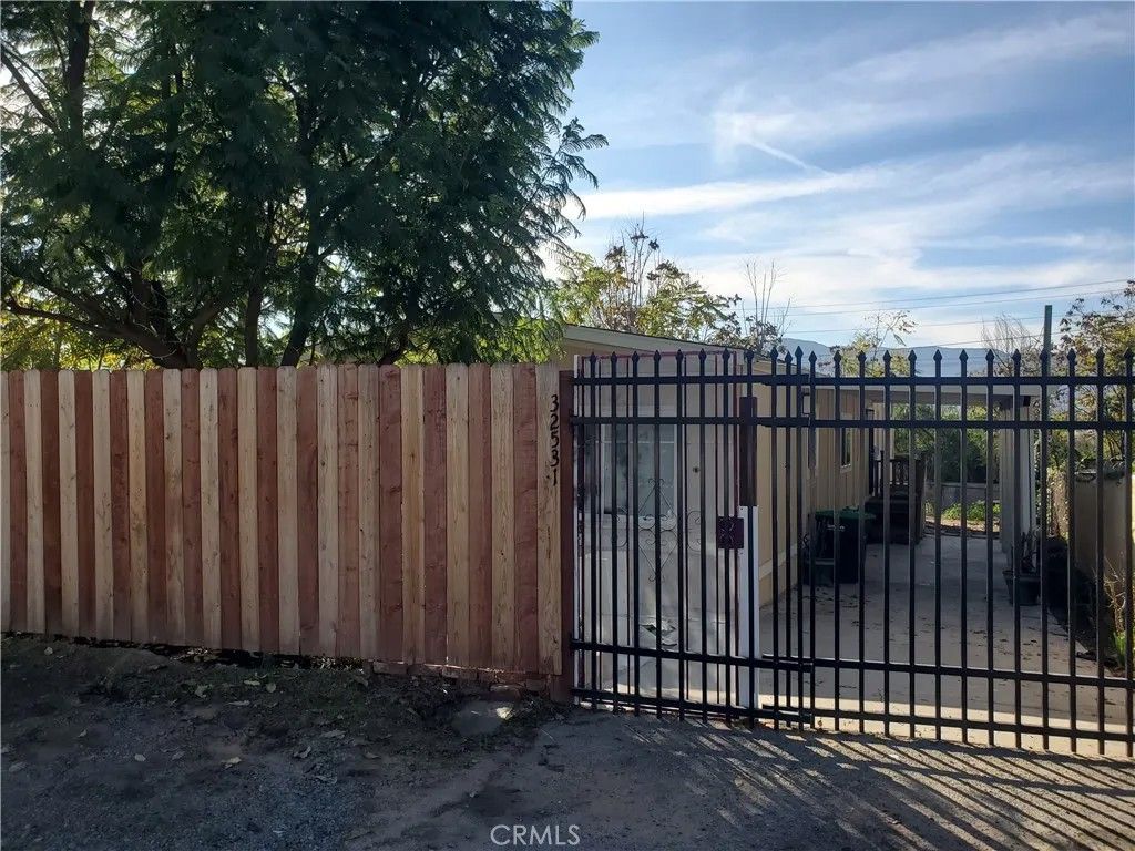 Photo of 32531 Crescent Avenue, Lake Elsinore, CA 92530 (MLS # LG25268385)