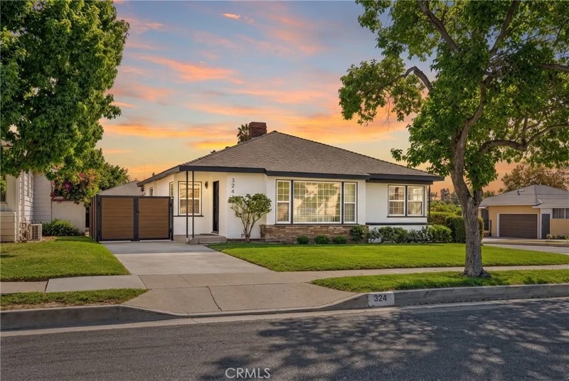 324 W Chestnut